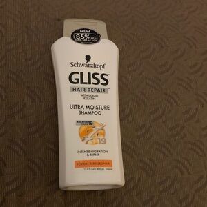 Schwarzkopf GLISS Hair Repair Shampoo - White Bottle